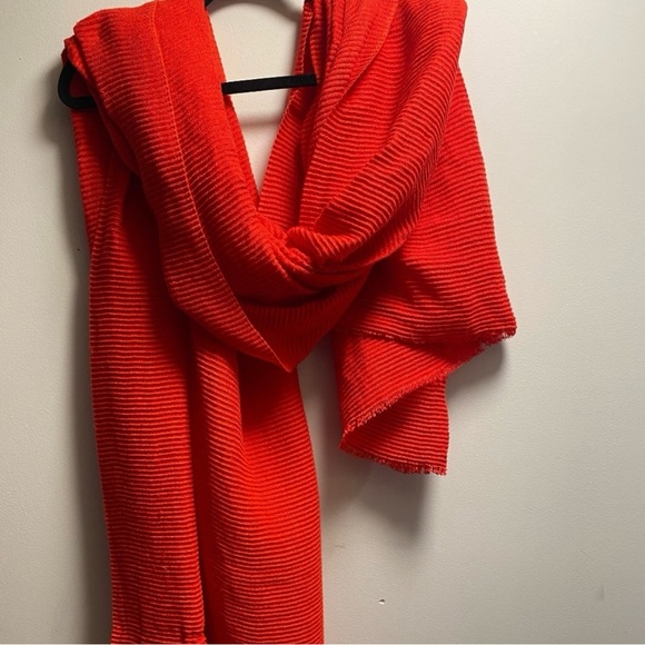 84 Long Red Ribbed Scarf - Picture 13 of 16